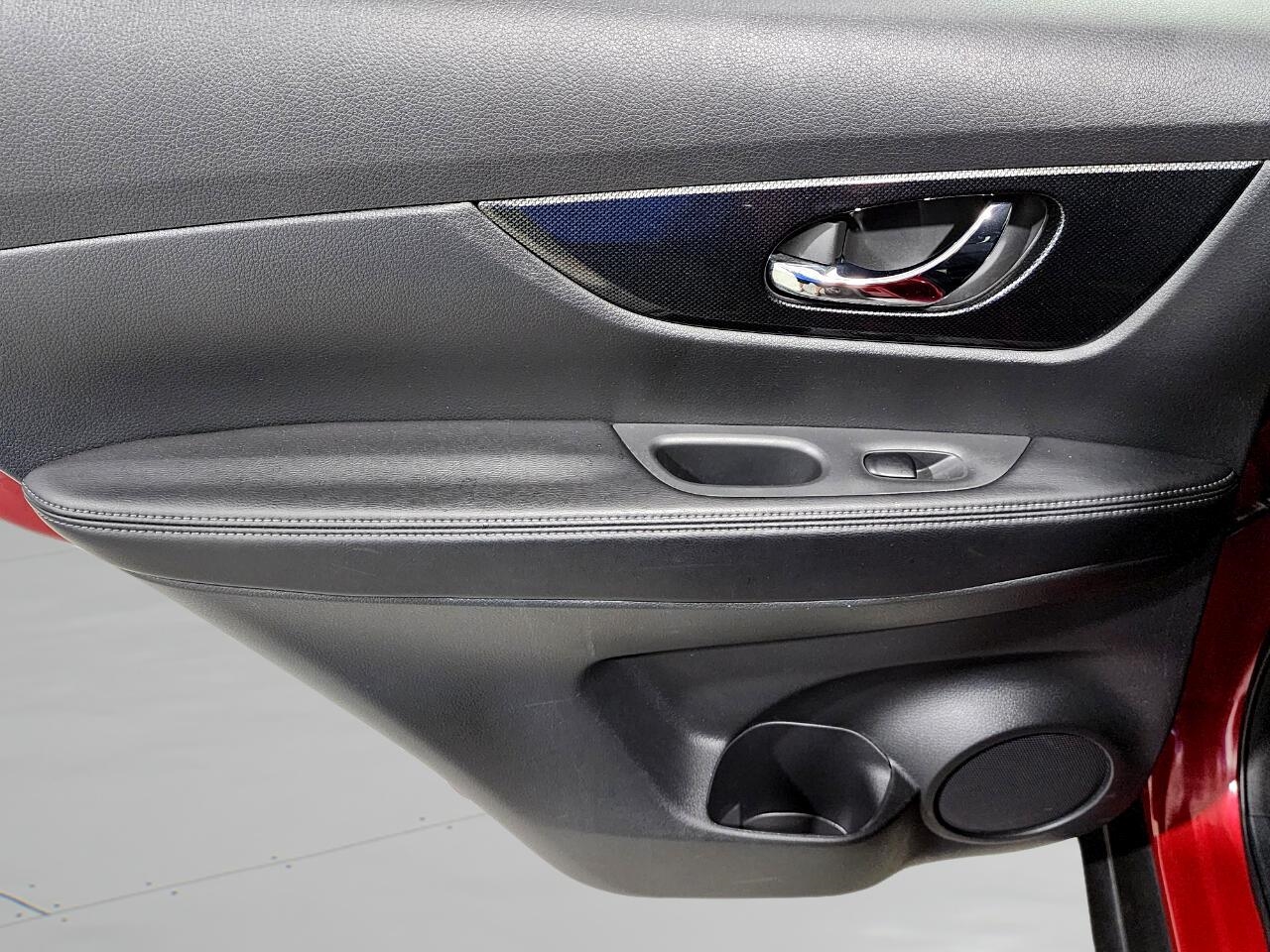 2016 Nissan Rogue SL AWD photo 36
