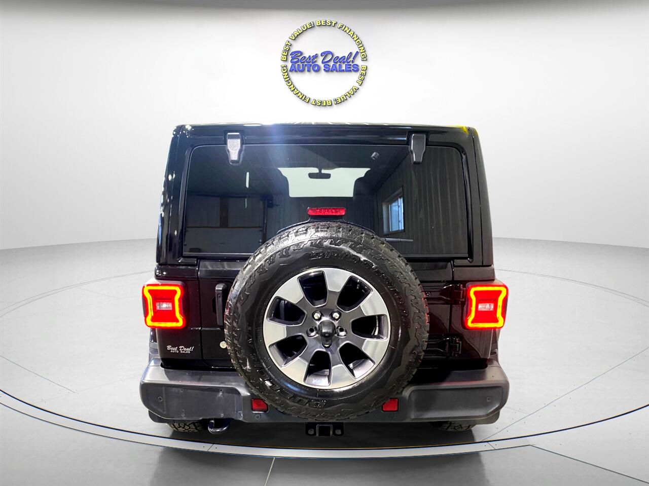 2018 Jeep Wrangler Unlimited Sahara photo 3