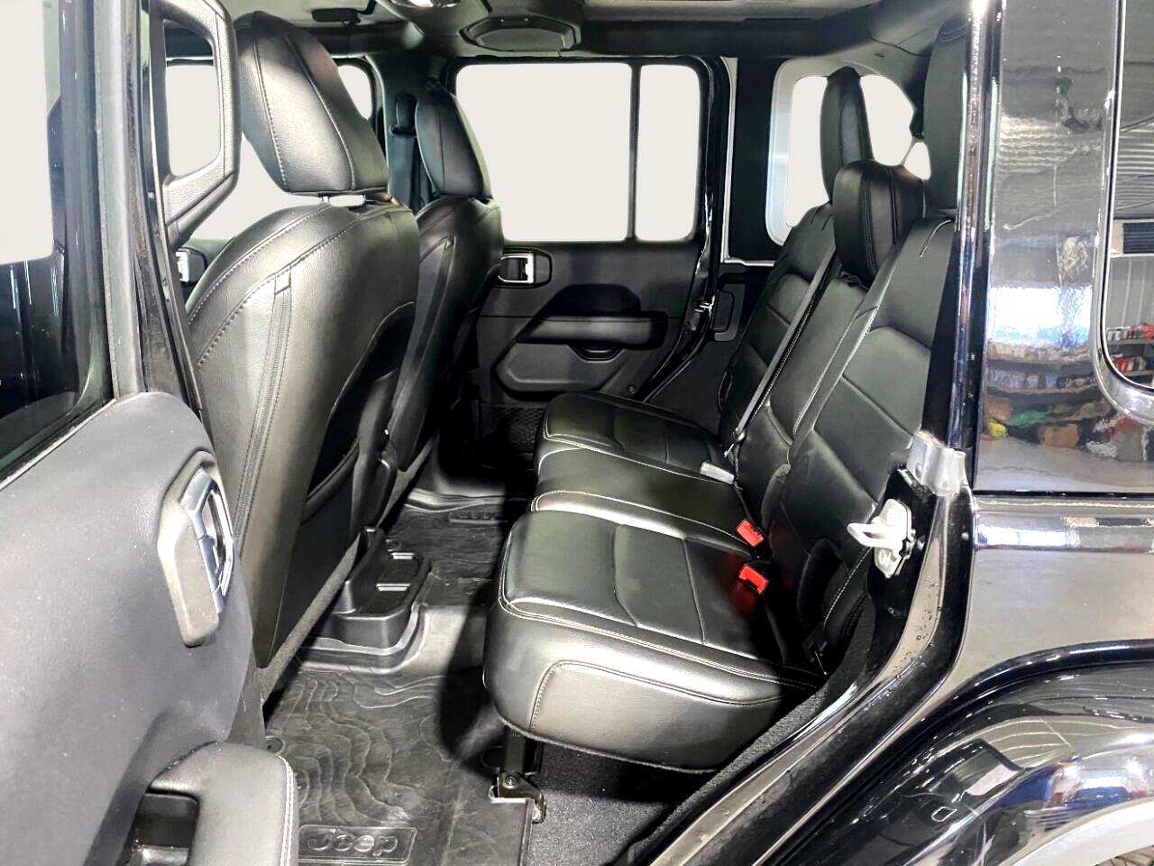 2018 Jeep Wrangler Unlimited Sahara photo 4