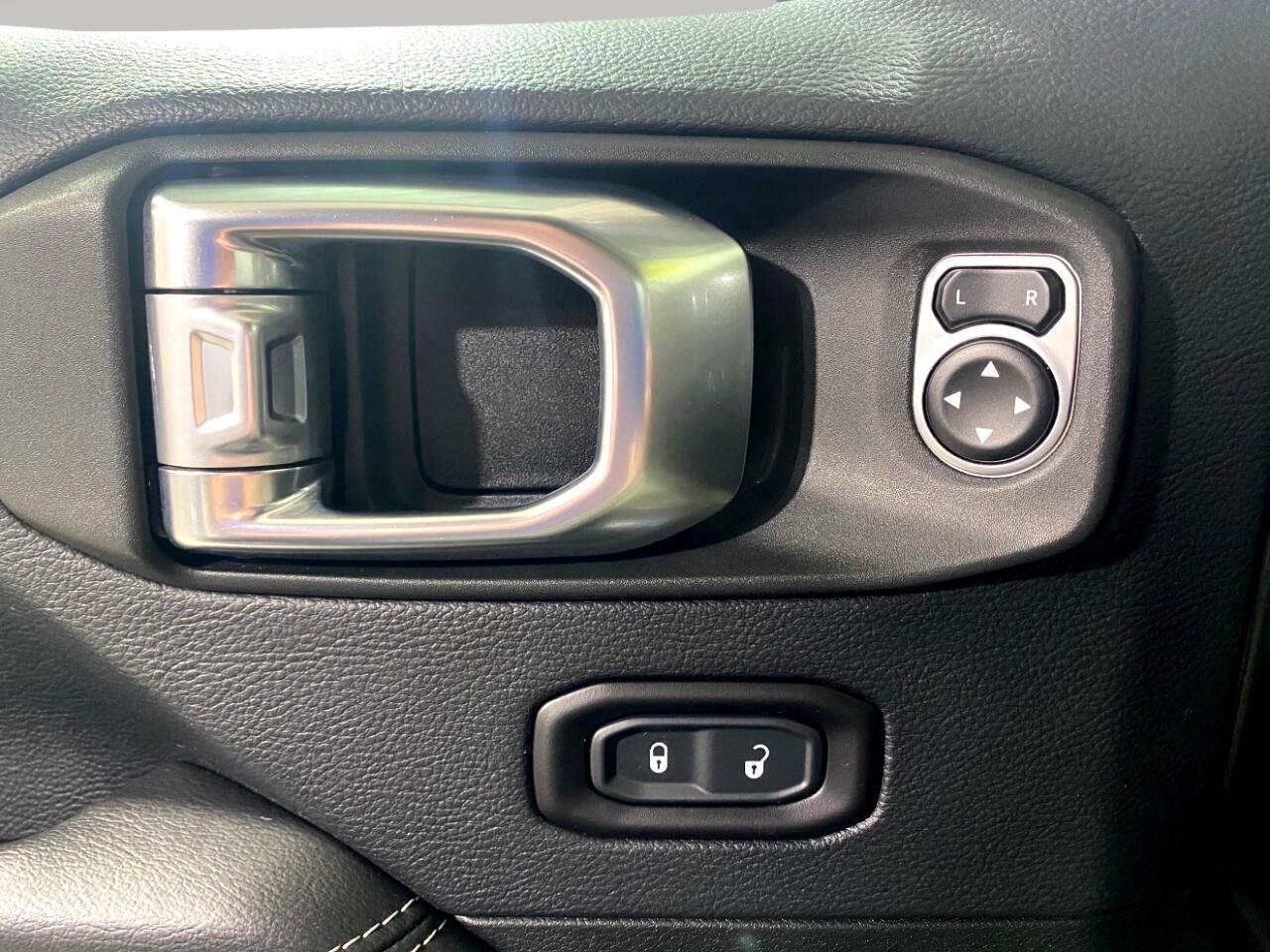 2018 Jeep Wrangler Unlimited Sahara photo 20