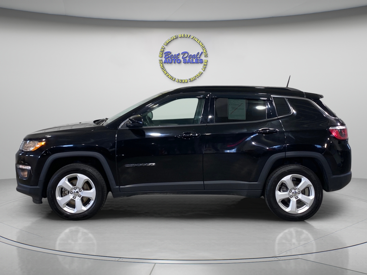 2018 Jeep Compass Latitude photo 2