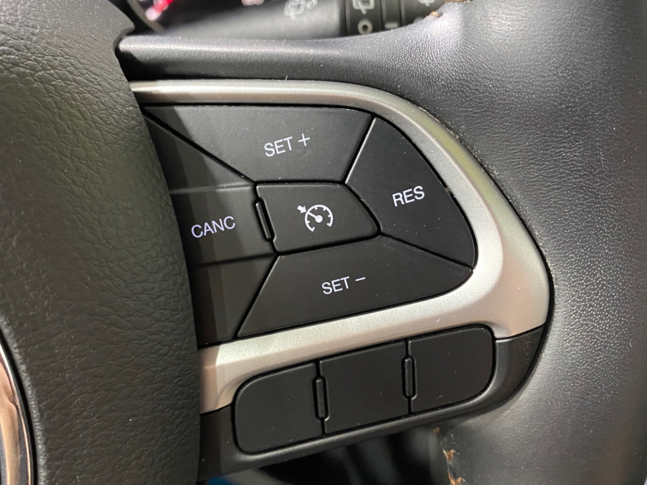 2018 Jeep Compass Latitude photo 12