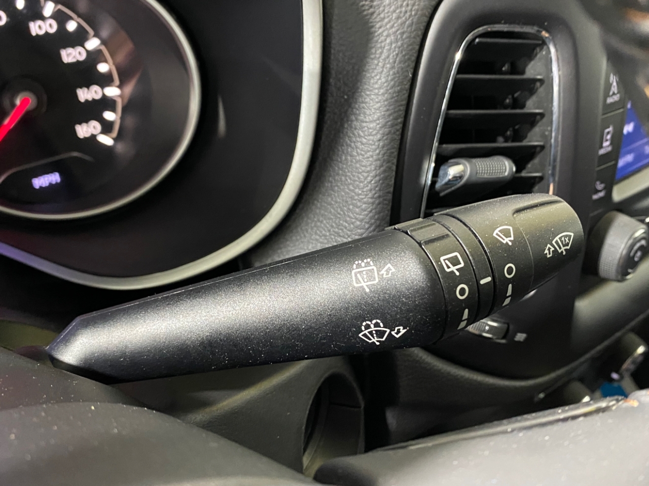 2018 Jeep Compass Latitude photo 17