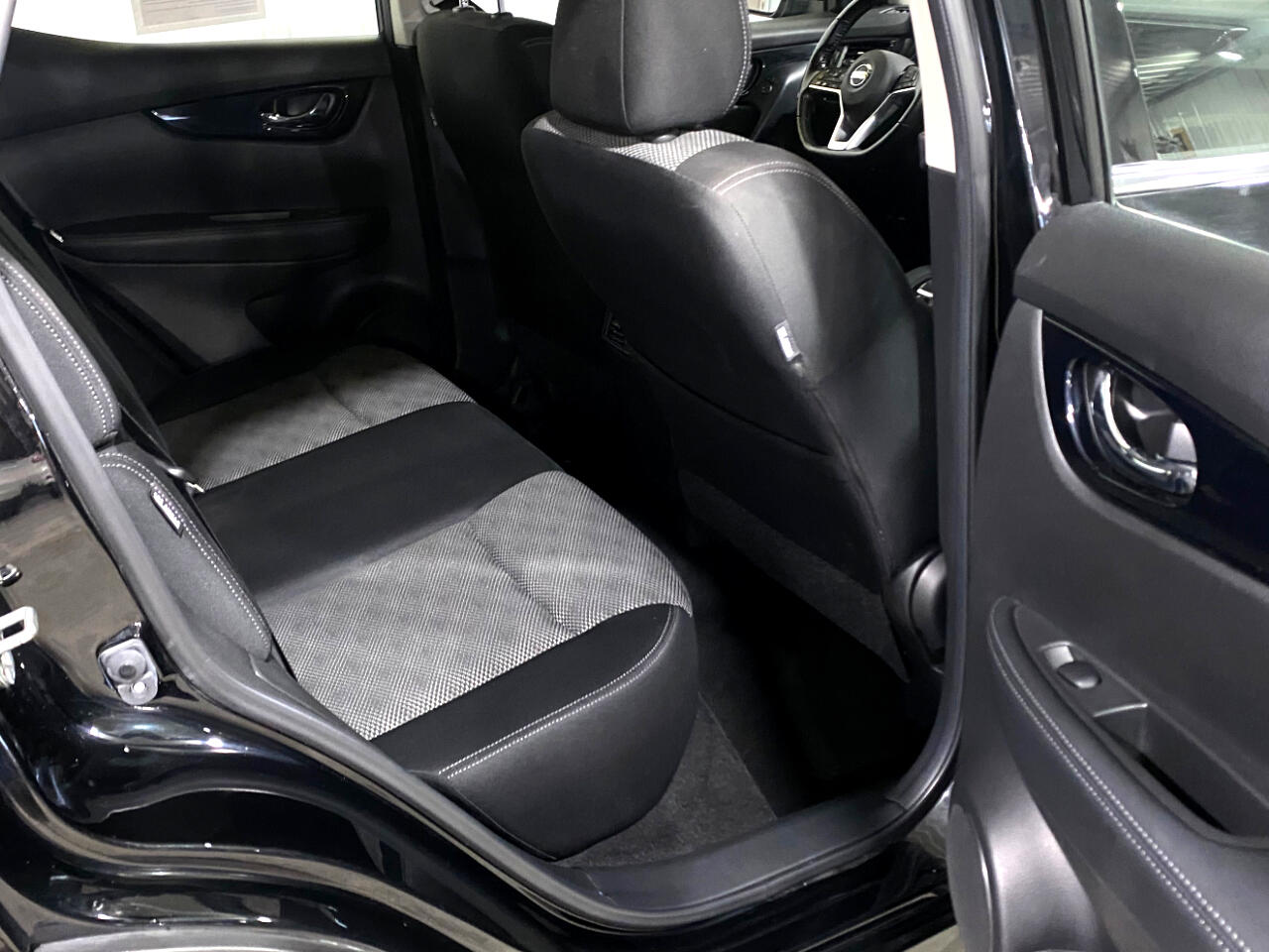 2020 Nissan Rogue Sport SV photo 23