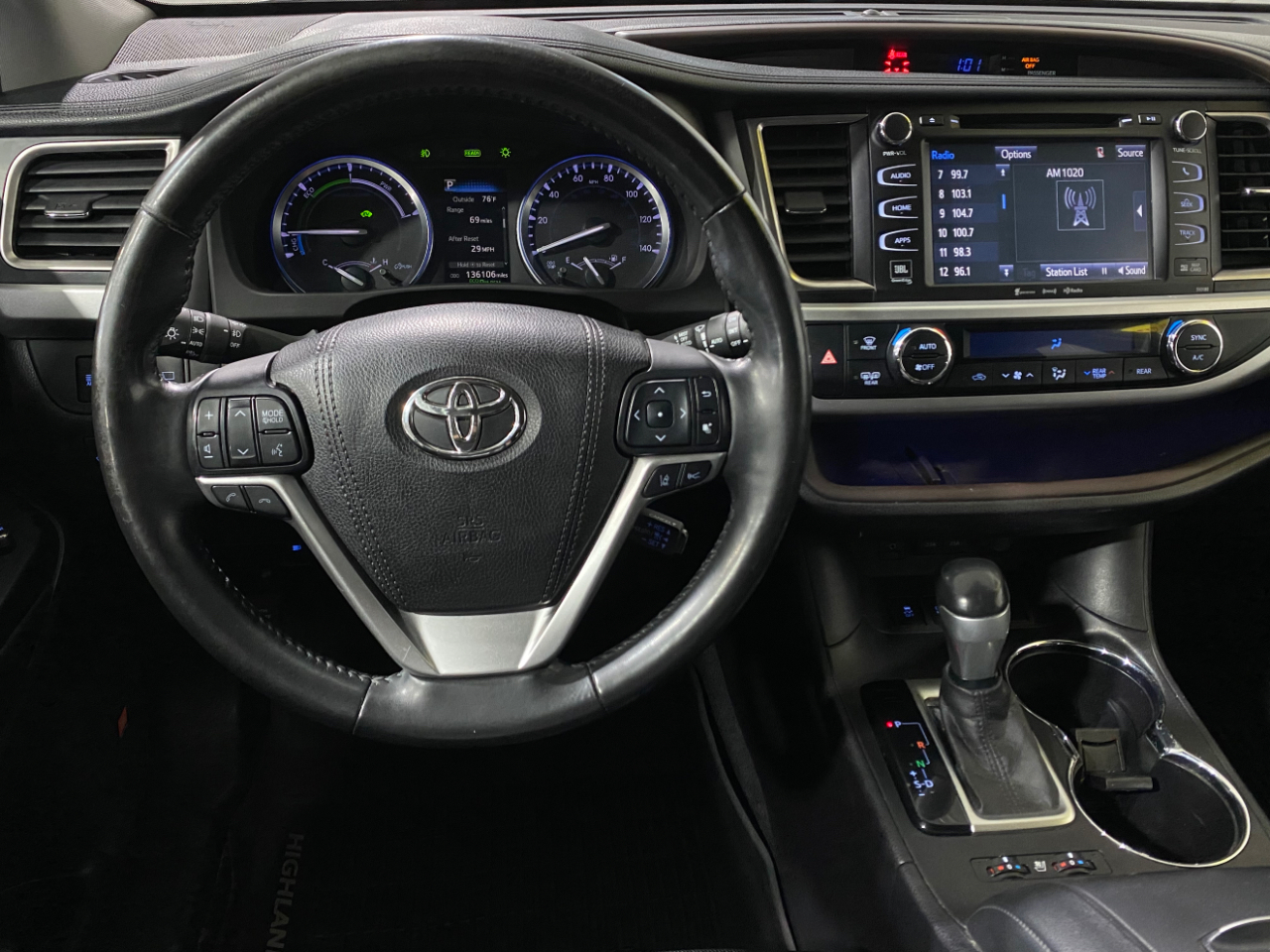 2017 Toyota Highlander Hybrid Limited Platinum photo 6