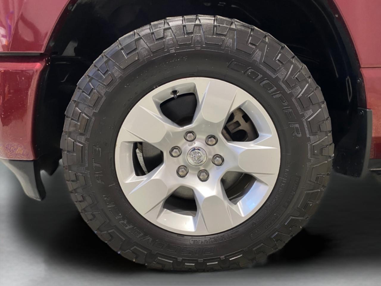 RAM 1500 Big Horn Crew Cab SWB 4WD 2020