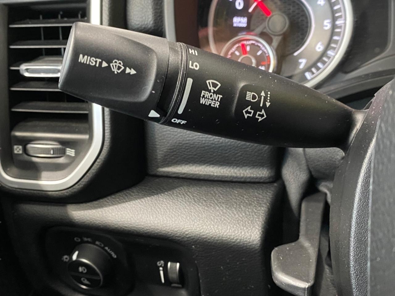 RAM 1500 Big Horn Crew Cab SWB 4WD 2020