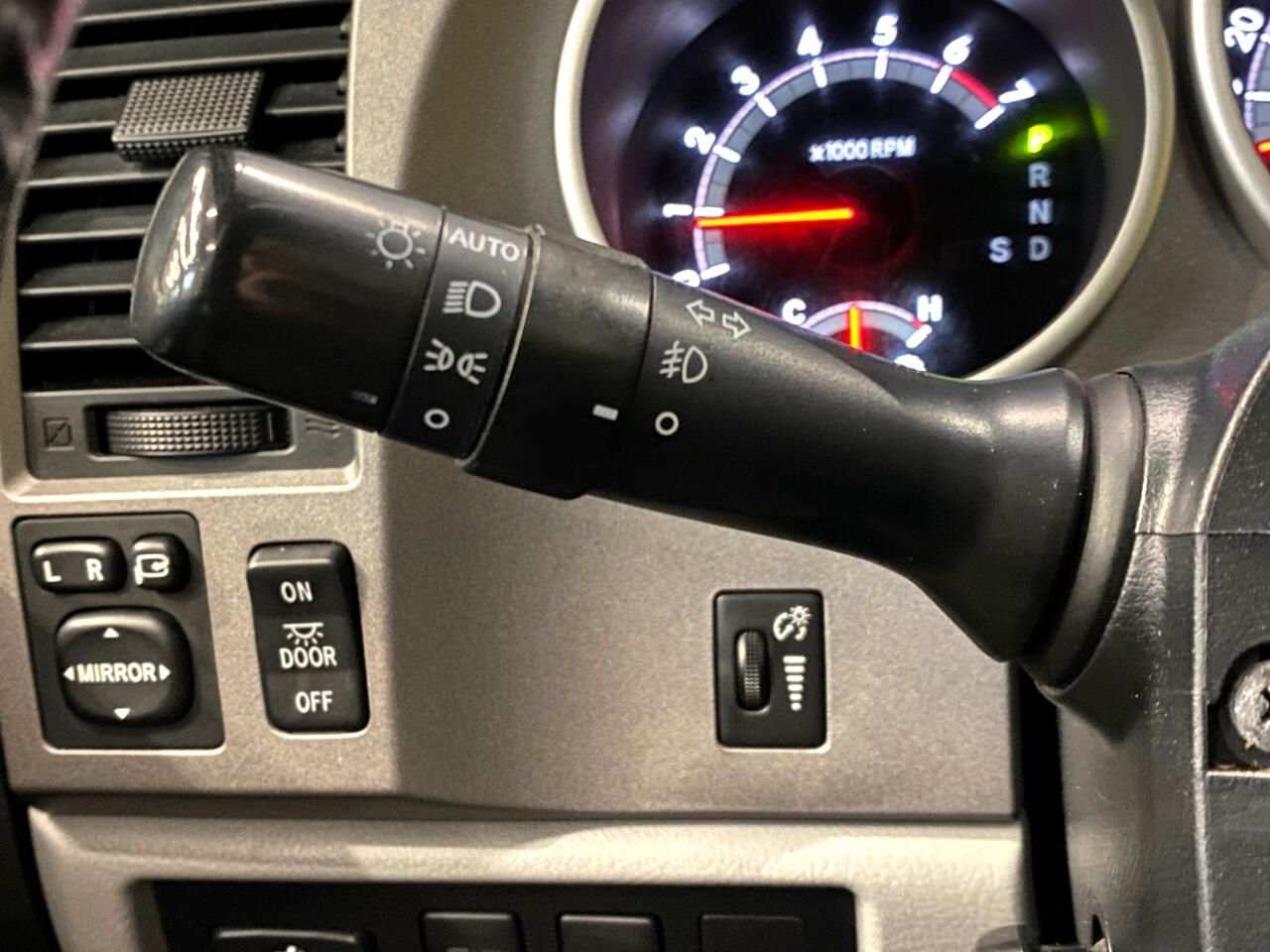 2012 Toyota Tundra Limited CrewMax photo 13