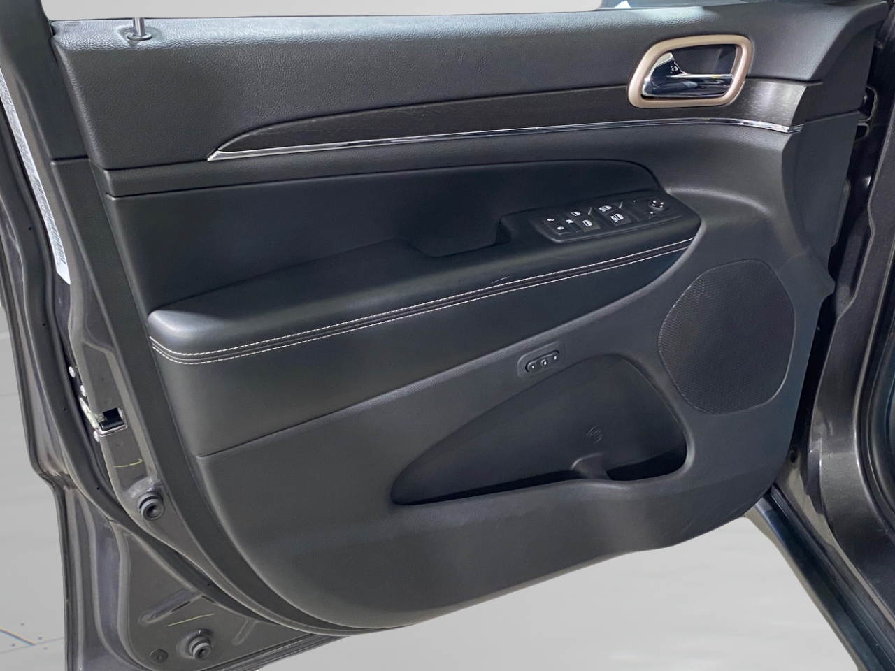 2016 Jeep Grand Cherokee Limited photo 12