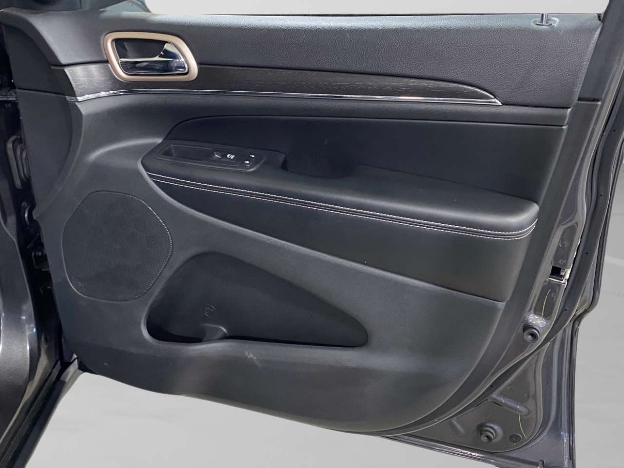 2016 Jeep Grand Cherokee Limited photo 26