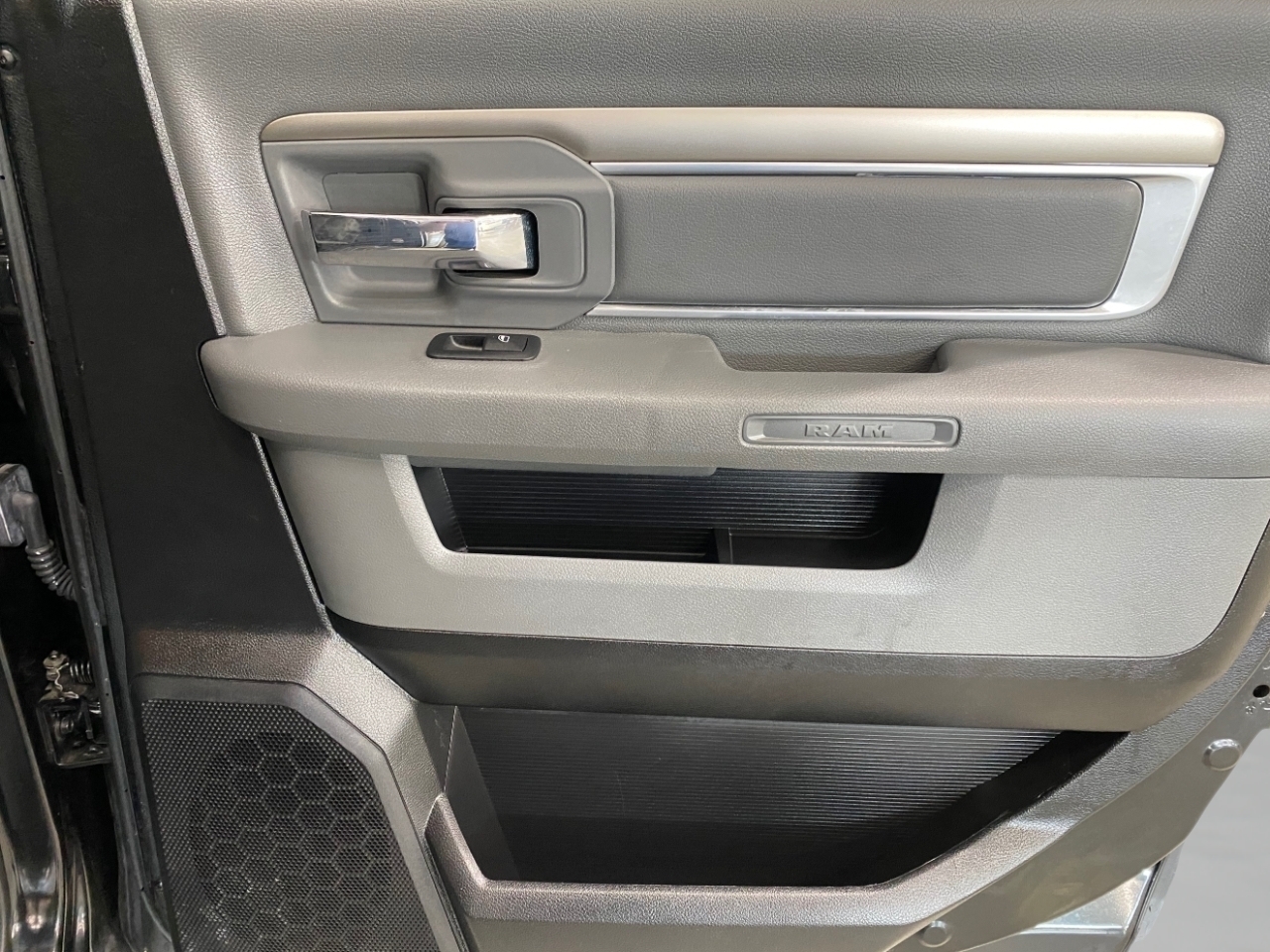 RAM 1500 SLT Crew Cab SWB 4WD 2018