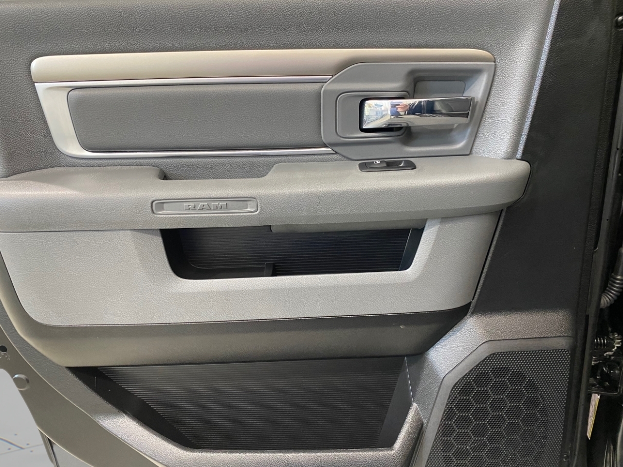 RAM 1500 SLT Crew Cab SWB 4WD 2018