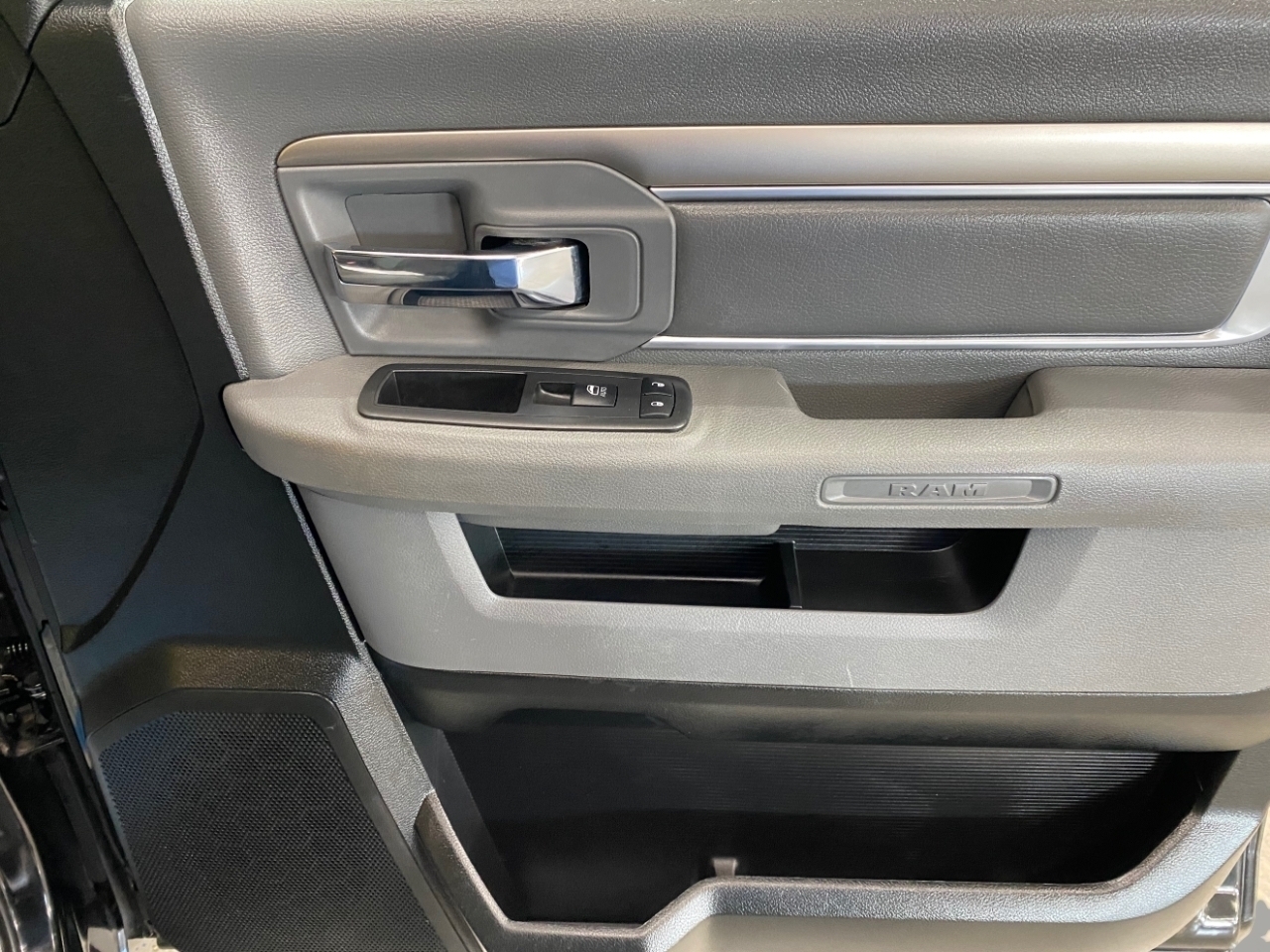 RAM 1500 SLT Crew Cab SWB 4WD 2018