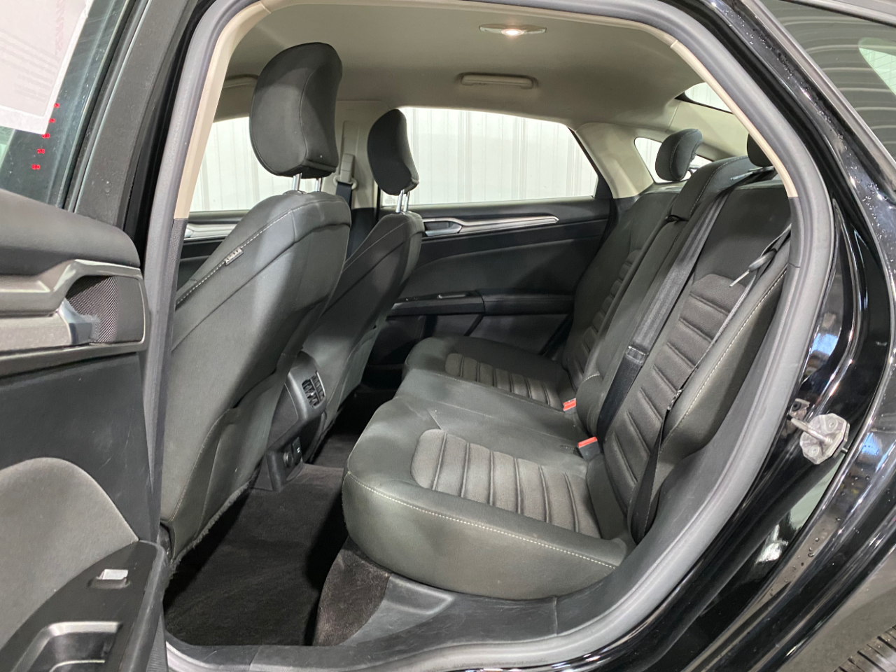 2017 Ford Fusion Hybrid SE photo 4