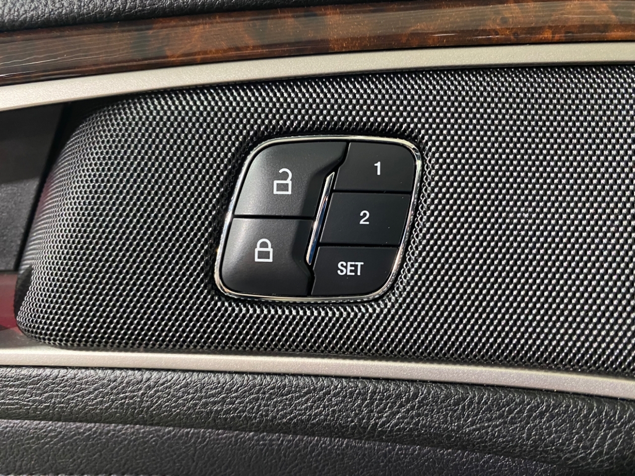 2017 Lincoln MKZ Reserve photo 24