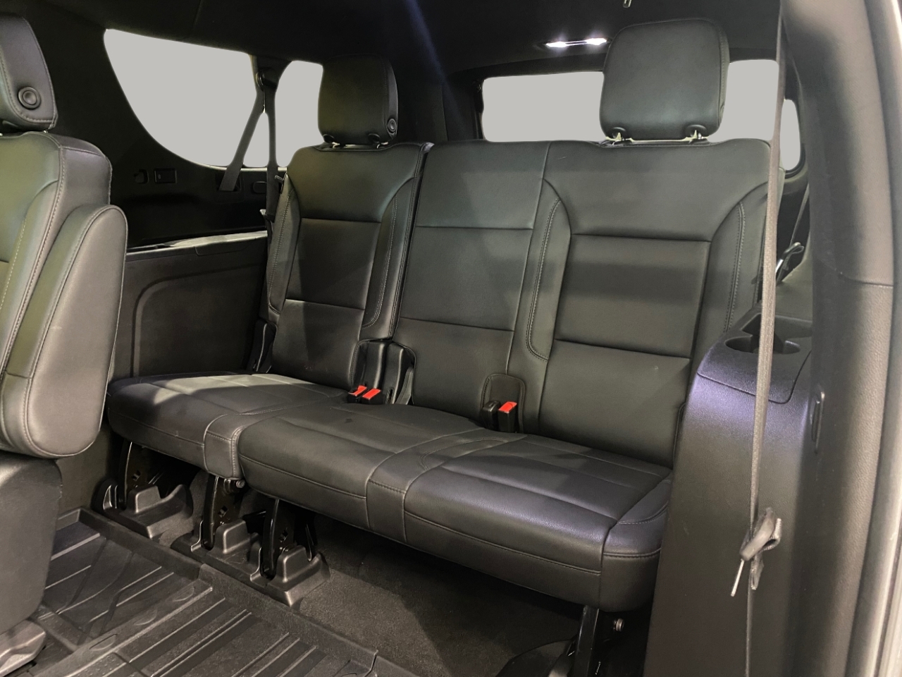 2021 Chevrolet Suburban Z71 photo 21