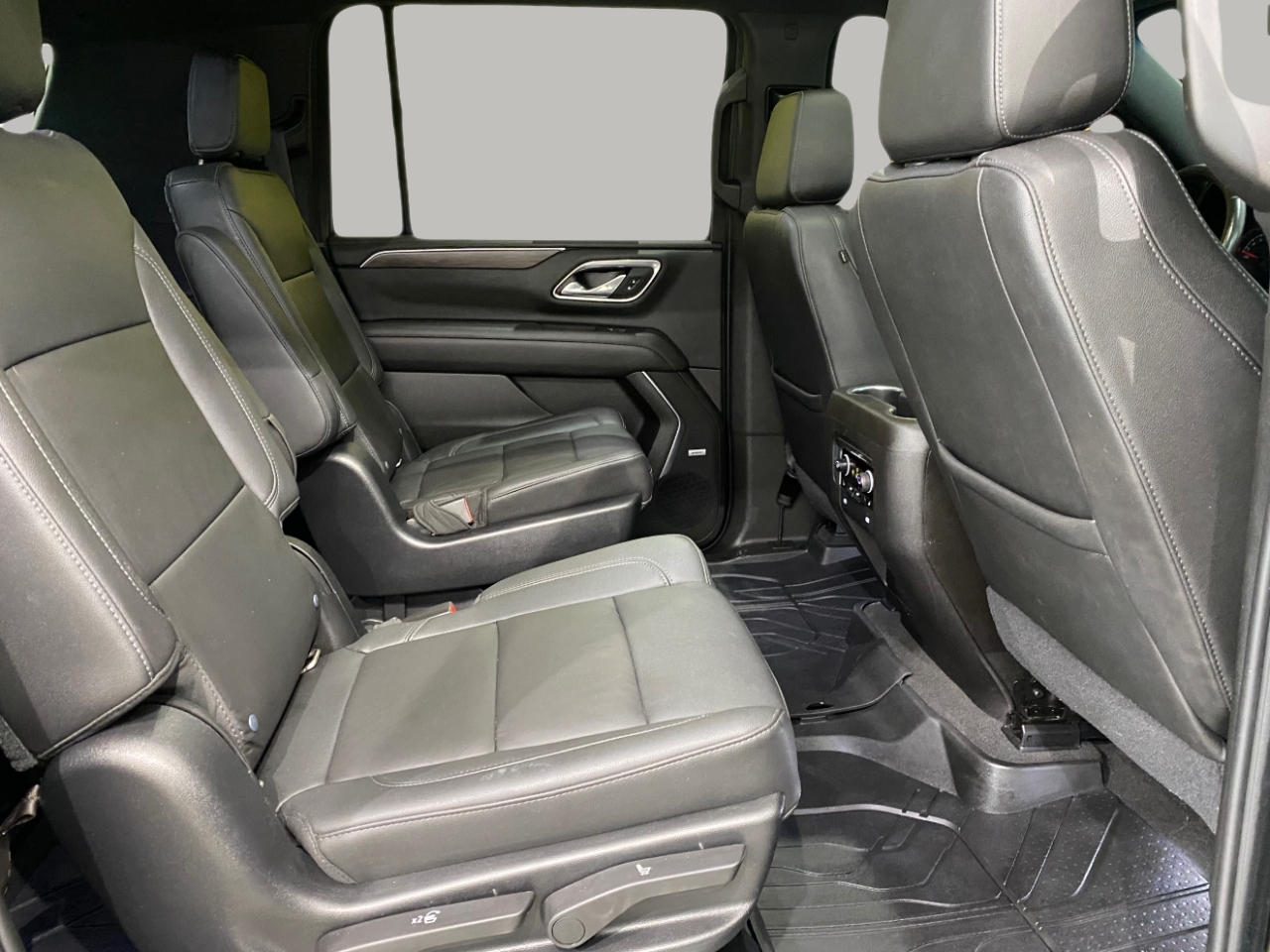 2021 Chevrolet Suburban Z71 photo 25