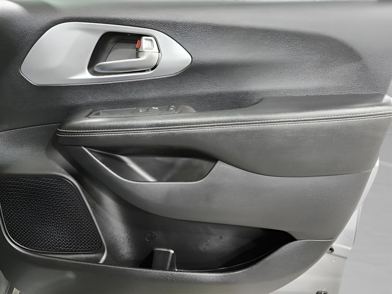 Chrysler Pacifica  2020