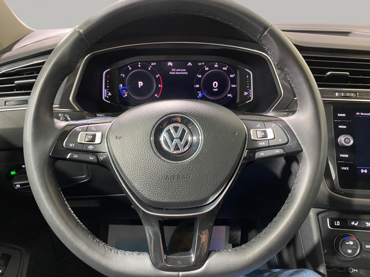 Volkswagen Tiguan SEL 4Motion AWD 2020 Volkswagen Tiguan SEL 4Motion AWD 2020