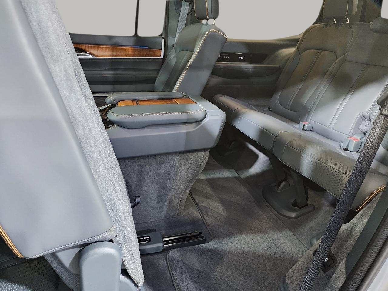 Jeep Grand Wagoneer  2022