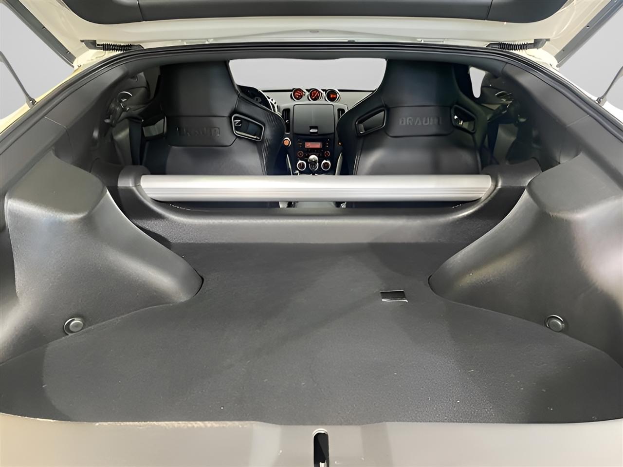 Nissan Z 370Z Coupe Touring 6MT 2017