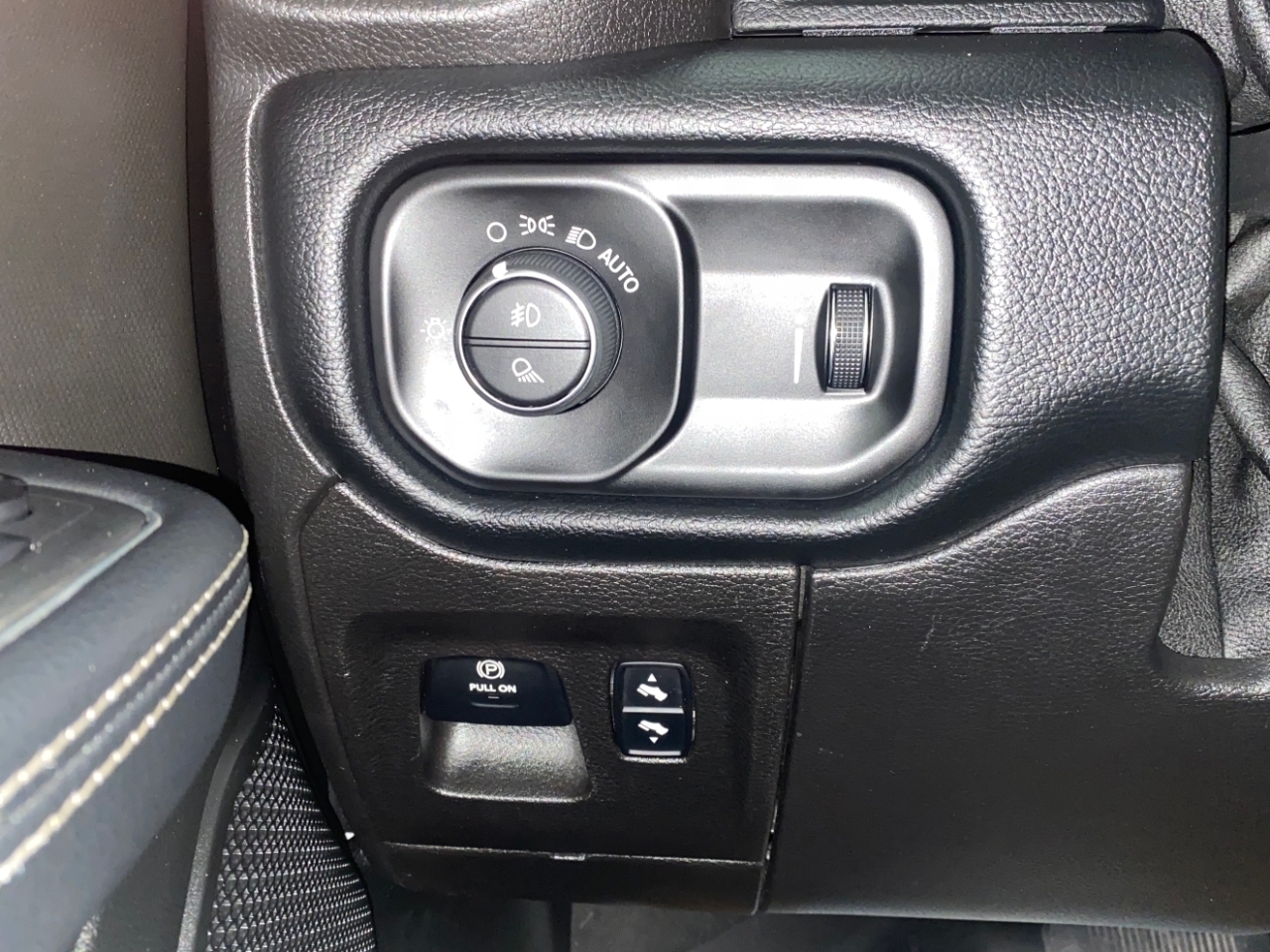 RAM 1500 Rebel Crew Cab SB 4WD 2020