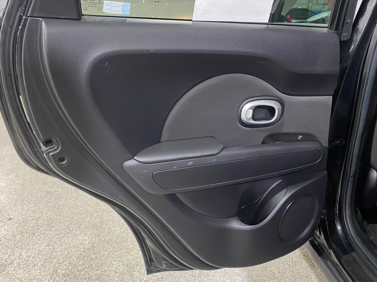 2023 Volkswagen Taos SE photo 4