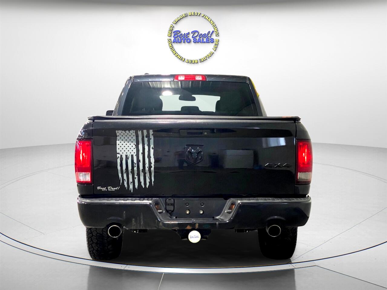 RAM 1500 4WD Crew Cab 140.5" Express 2016