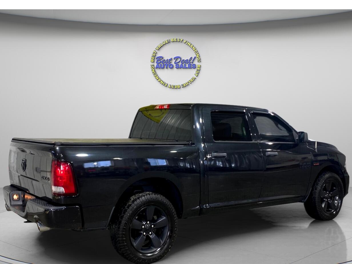 RAM 1500 4WD Crew Cab 140.5" Express 2016
