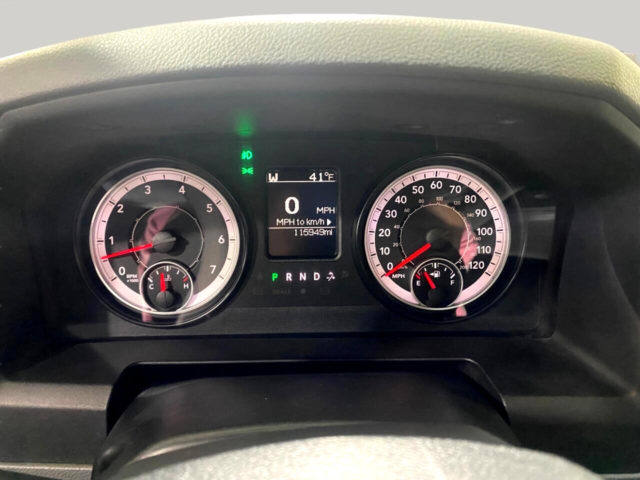 RAM 1500 4WD Crew Cab 140.5" Express 2016