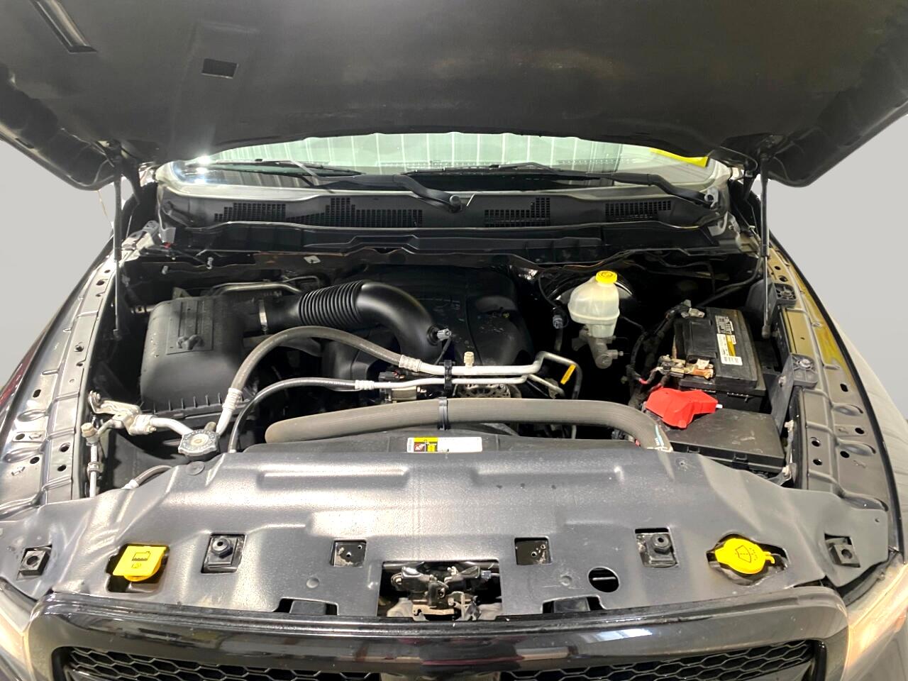 RAM 1500 4WD Crew Cab 140.5" Express 2016