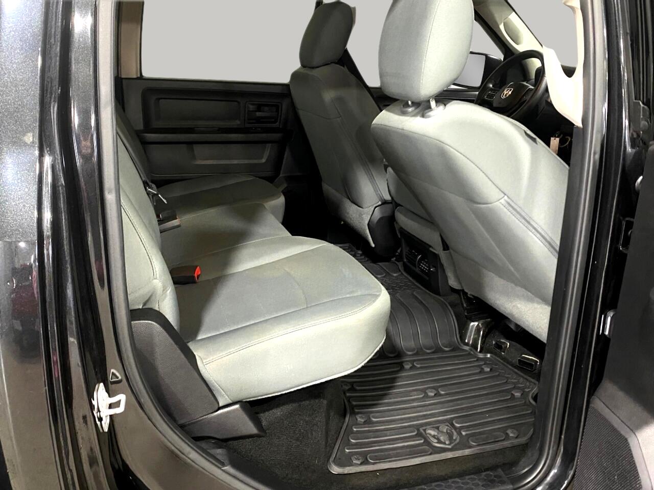 RAM 1500 4WD Crew Cab 140.5" Express 2016