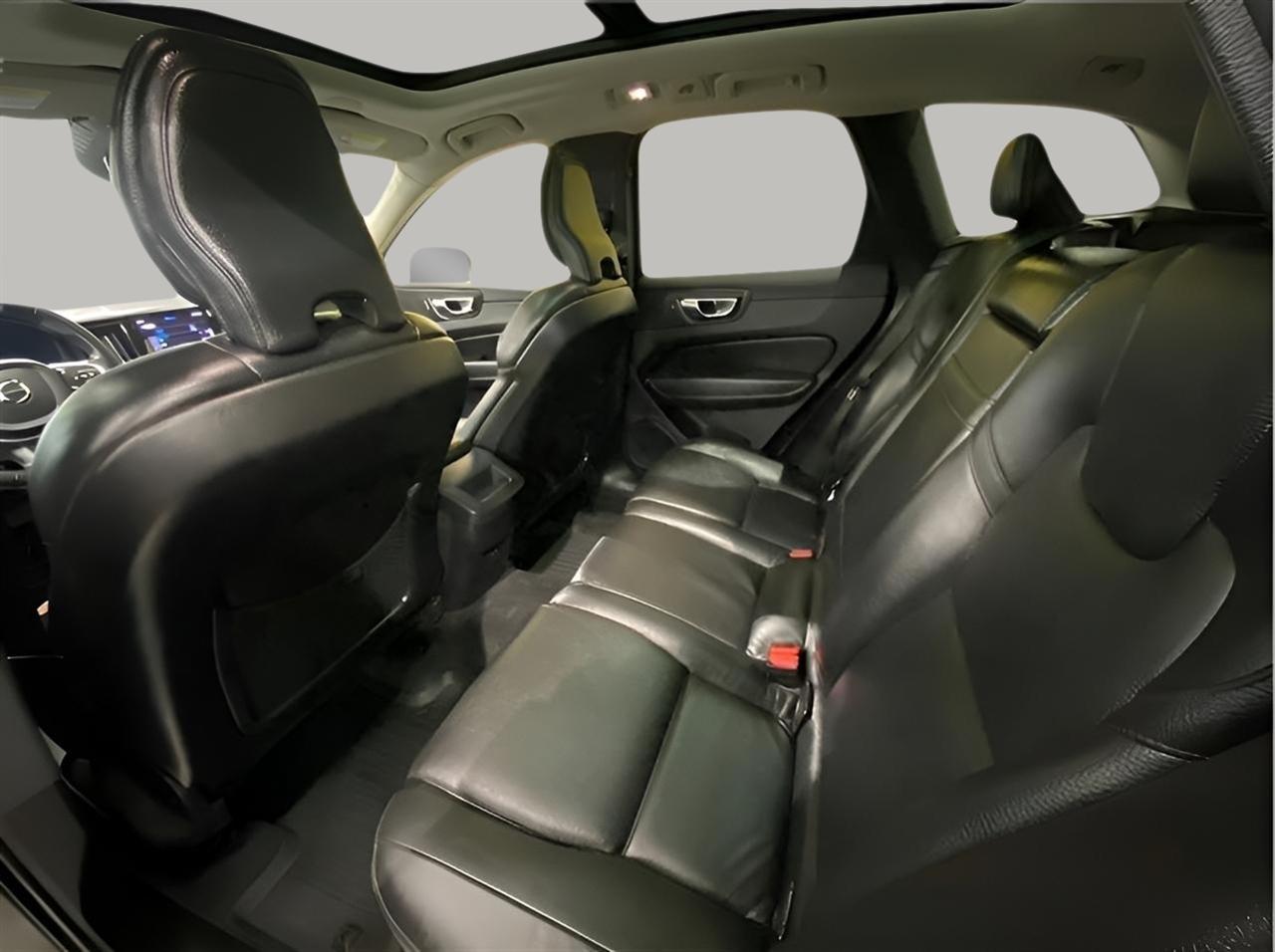 Volvo XC60 T8 Momentum Hybrid AWD 2022