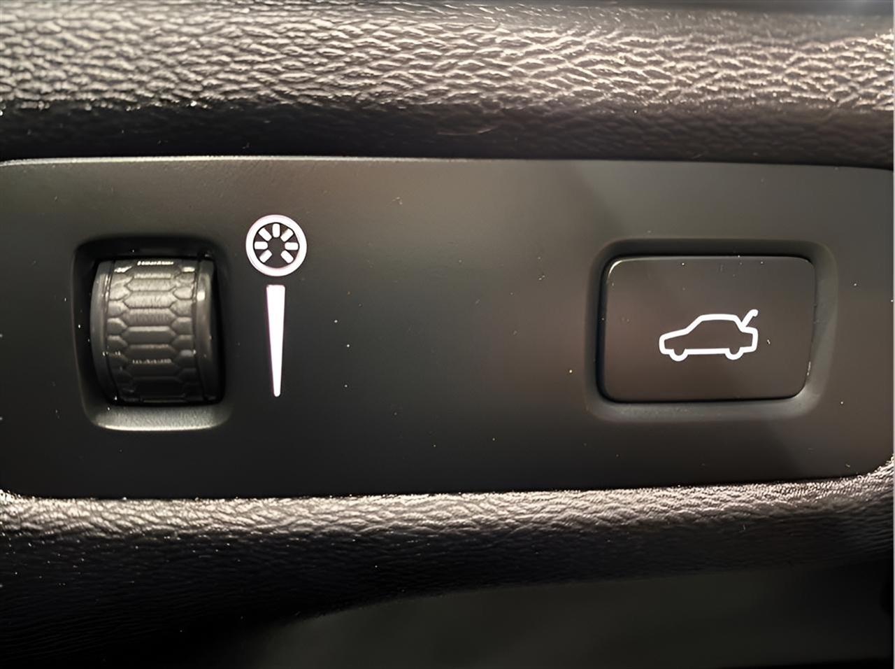 Volvo XC60 T8 Momentum Hybrid AWD 2022