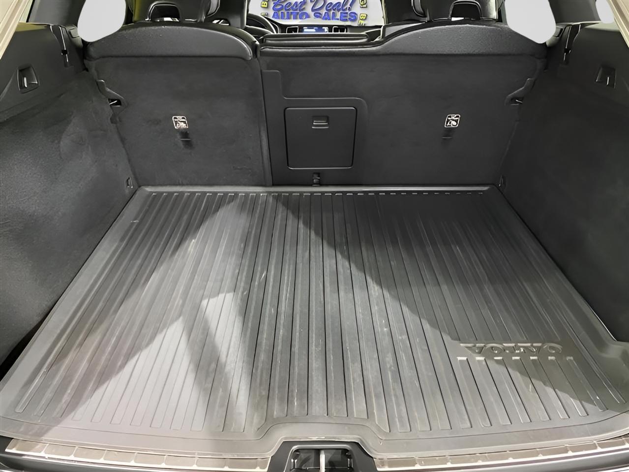 Volvo XC60 T8 Momentum Hybrid AWD 2022