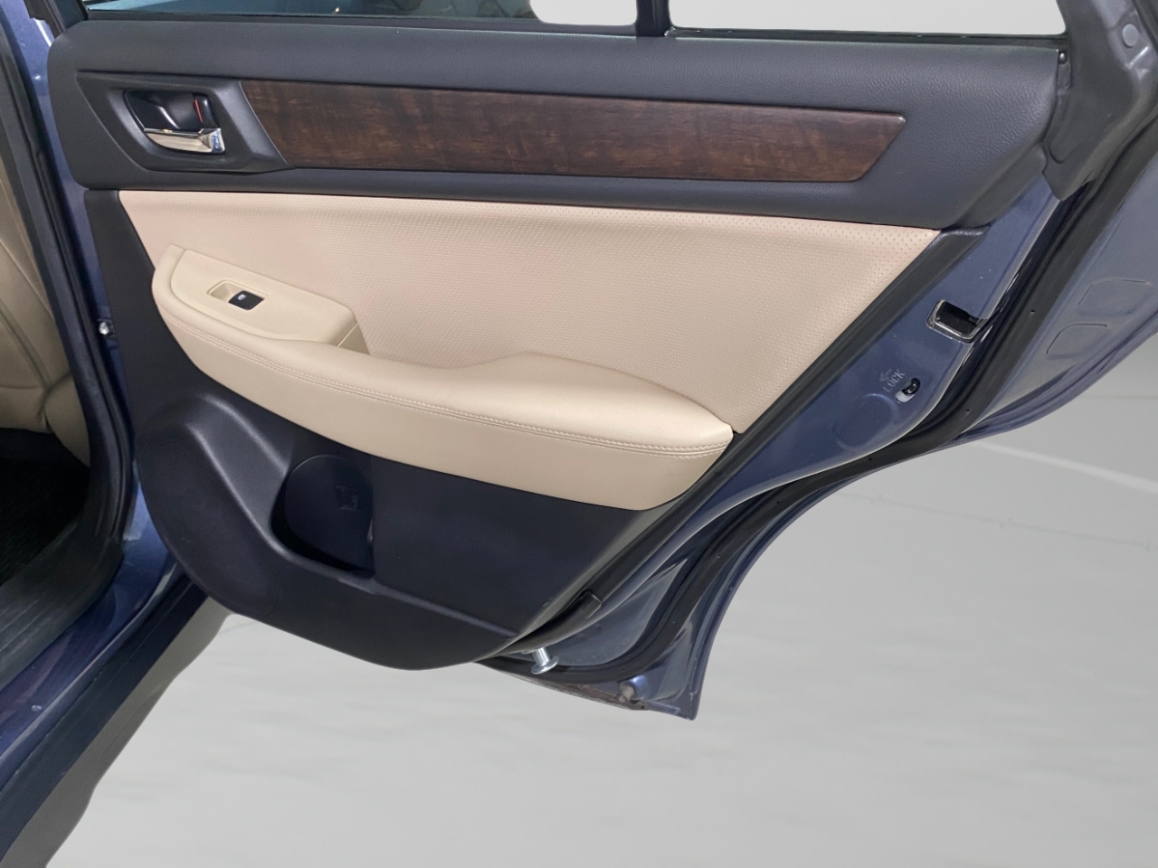 Subaru Outback 2.5i Limited 2015