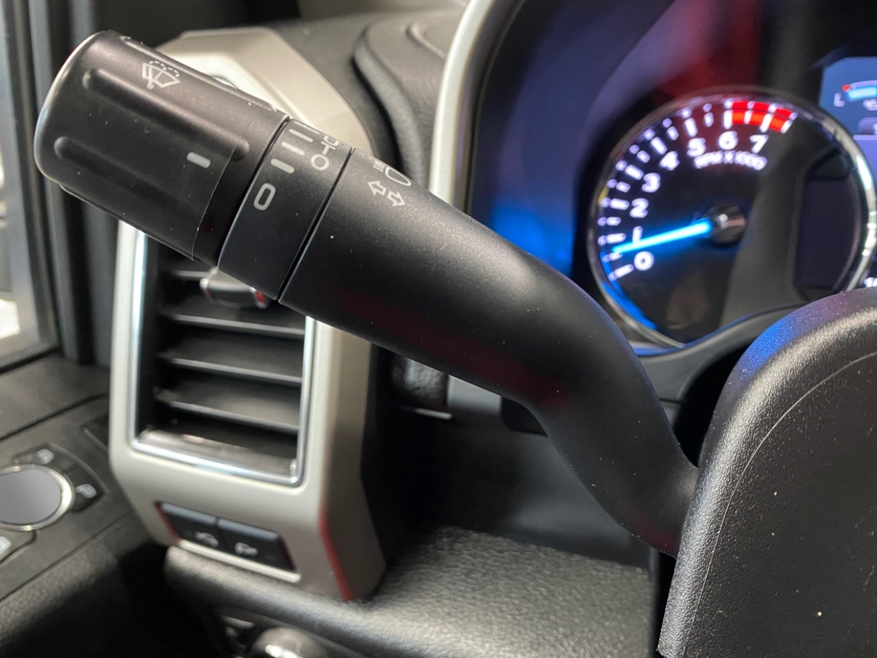 Ford F-350 SD Lariat Crew Cab SWB 4WD 2019