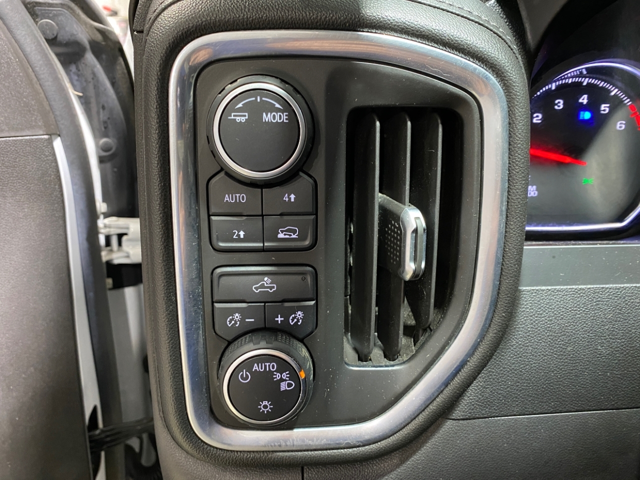 Chevrolet Silverado 1500 LT Crew Cab 4WD 2020