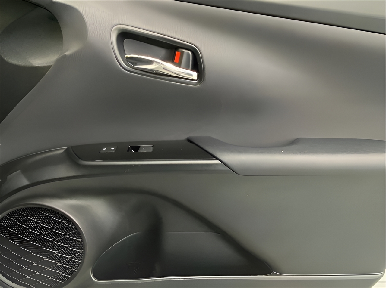 Toyota Prius LE AWD-e 2022