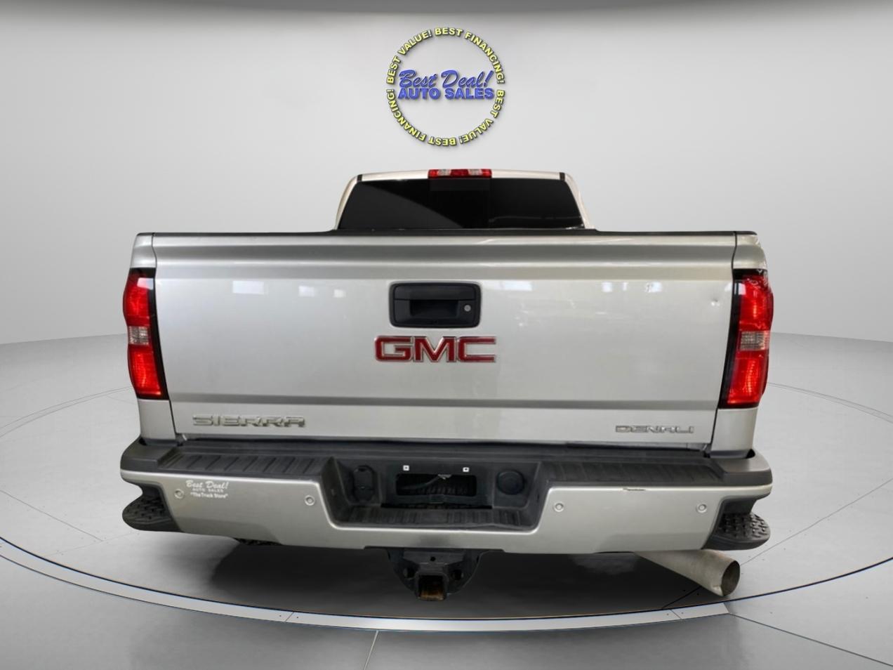 GMC Sierra 2500HD Denali Crew Cab 4WD 2015