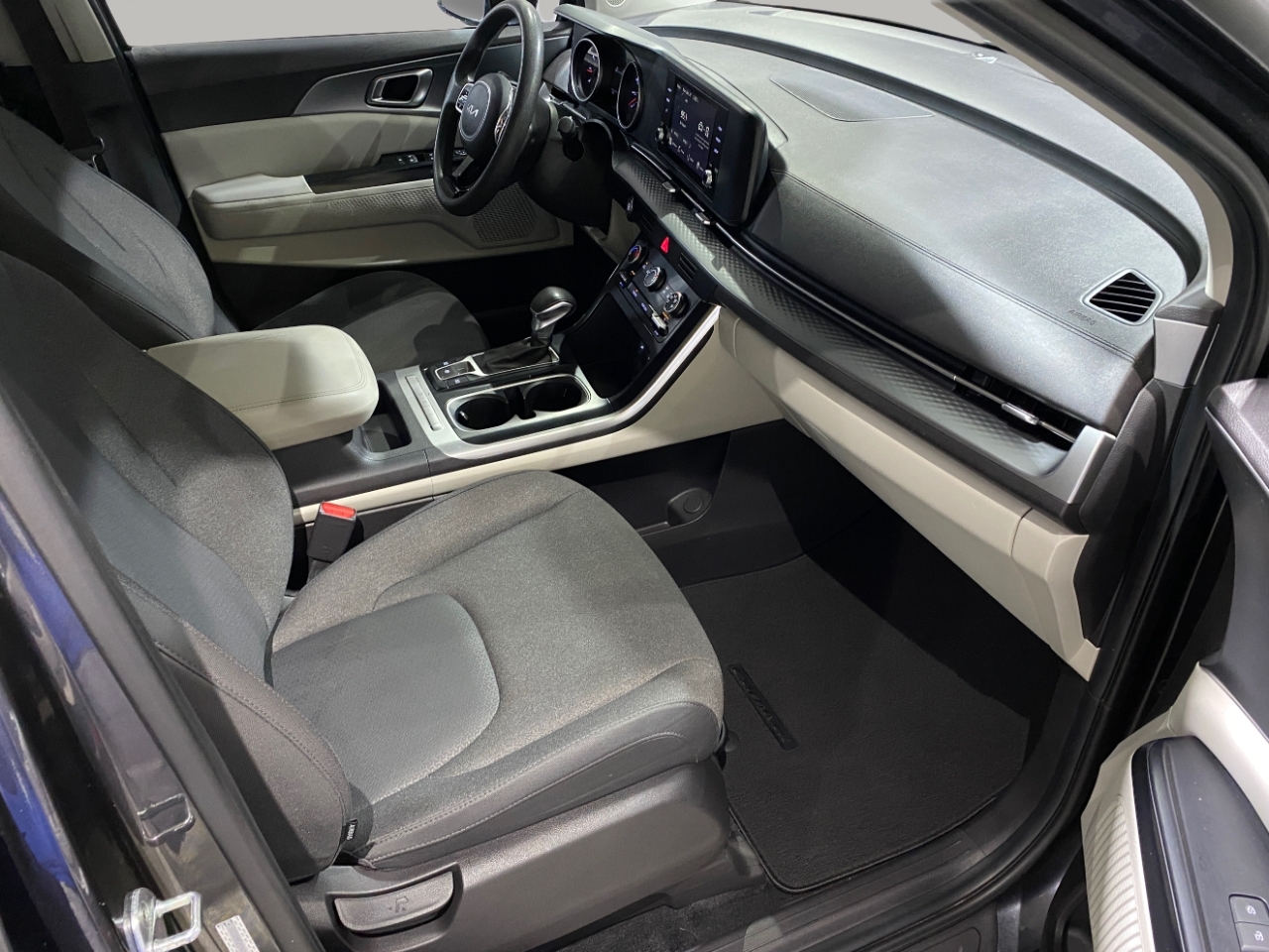 Kia Carnival LX 2023