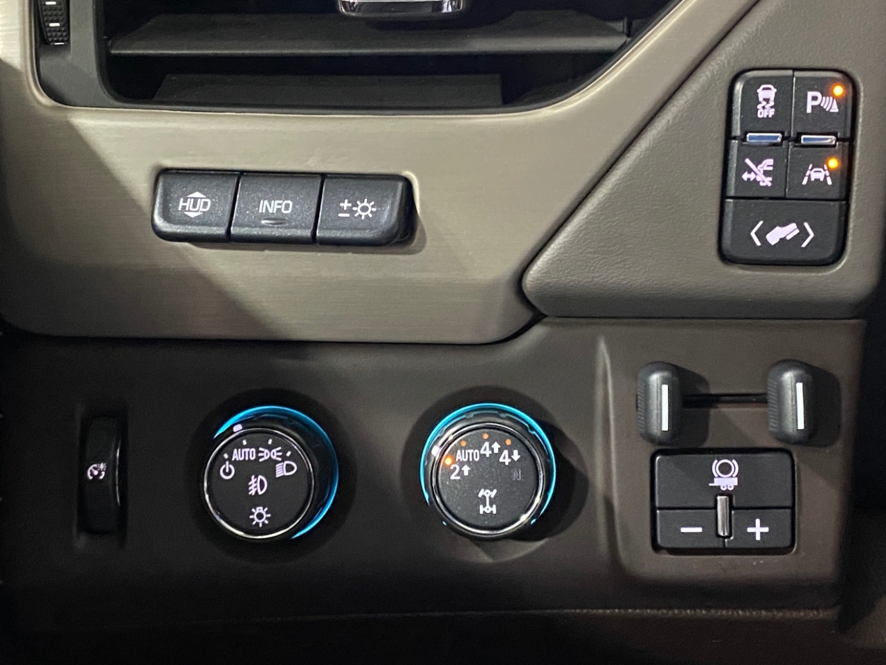 GMC Yukon Denali 4WD 2018