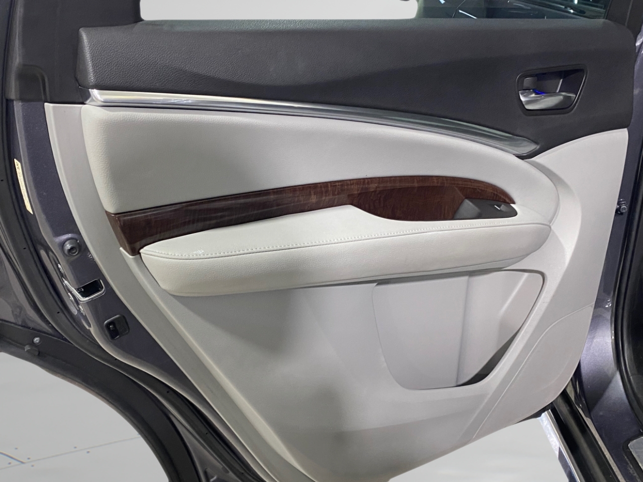 Acura MDX SH-AWD 9-Spd AT 2017