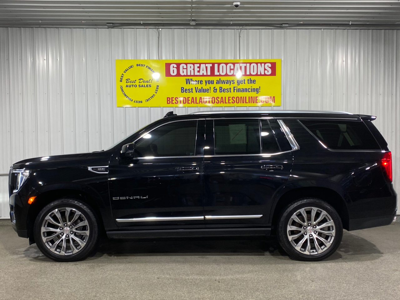 GMC Yukon Denali 4WD 2021