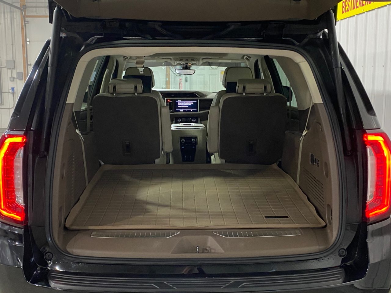 GMC Yukon Denali 4WD 2021