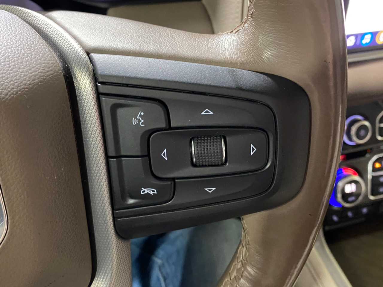 GMC Yukon Denali 4WD 2021