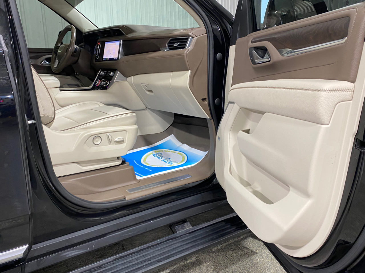 GMC Yukon Denali 4WD 2021