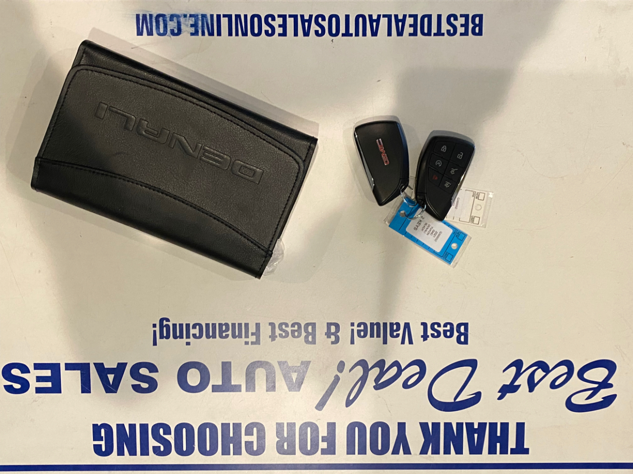 GMC Yukon Denali 4WD 2021