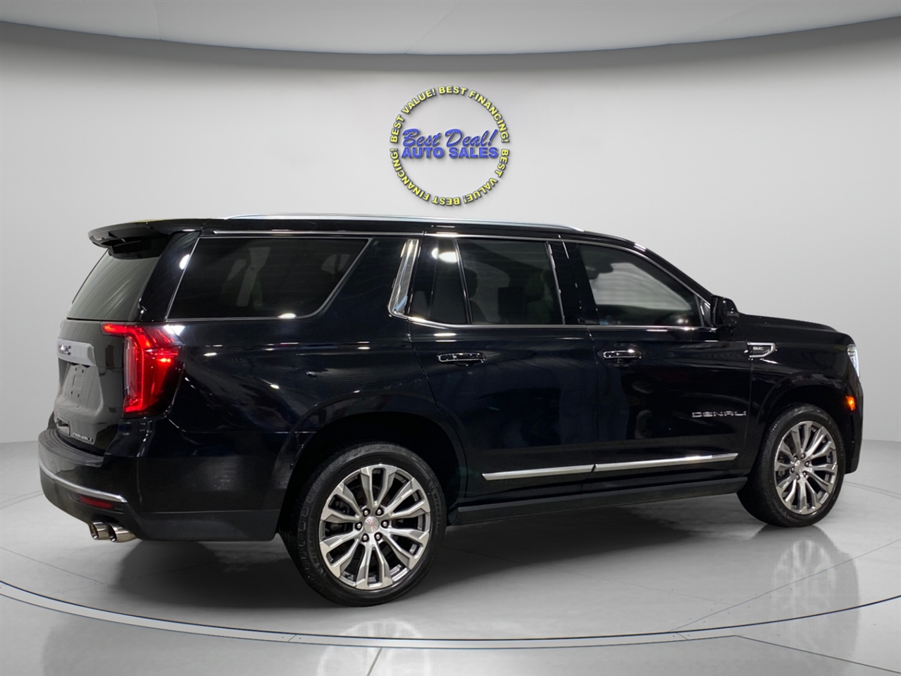 GMC Yukon Denali 4WD 2021