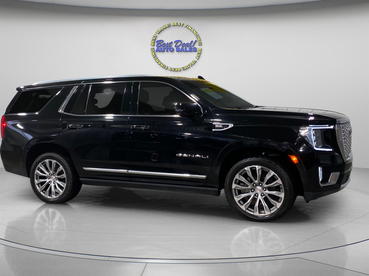 GMC Yukon Denali 4WD 2021